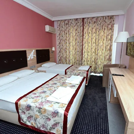 Hotel Ananas 4*